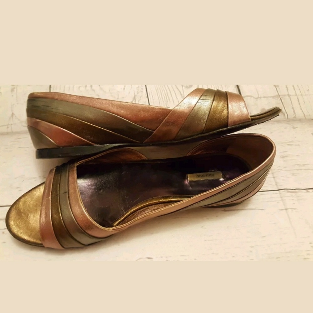 Miu MiuOpen Toe Metallic Tone Flats
Size 36